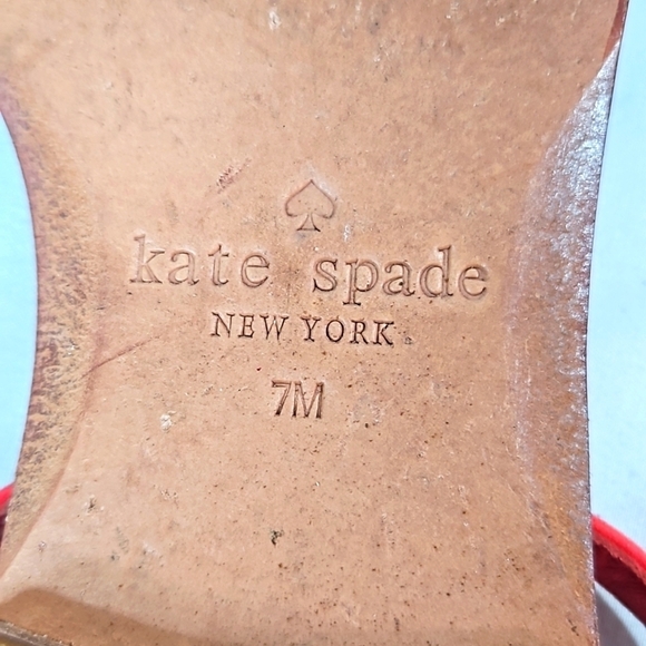 KATE SPADE New York Flowered T-Strap Red Leather Sandals Sz 7 - Picture 6 of 8